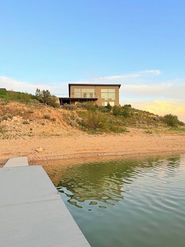 Sleeps 26-Pool-Hot Tub-Private Dock-Game Room