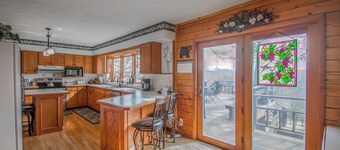 5-bedroom vacation home just 10 minutes from Buffalo River