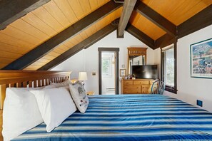 1 bedroom, iron/ironing board, Internet, bed sheets