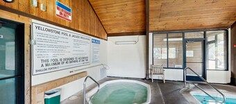 Budget-friendly second floor condo with pool & hot tub - great for adventurers