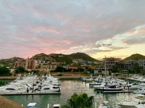 Marina - Newly Renovated Cabo Marina Waterfront unit, Rooftop Pool (Cabo San Lucas)