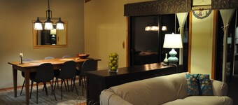 Cozy, spacious house with LAKE VIEW from ALL rooms