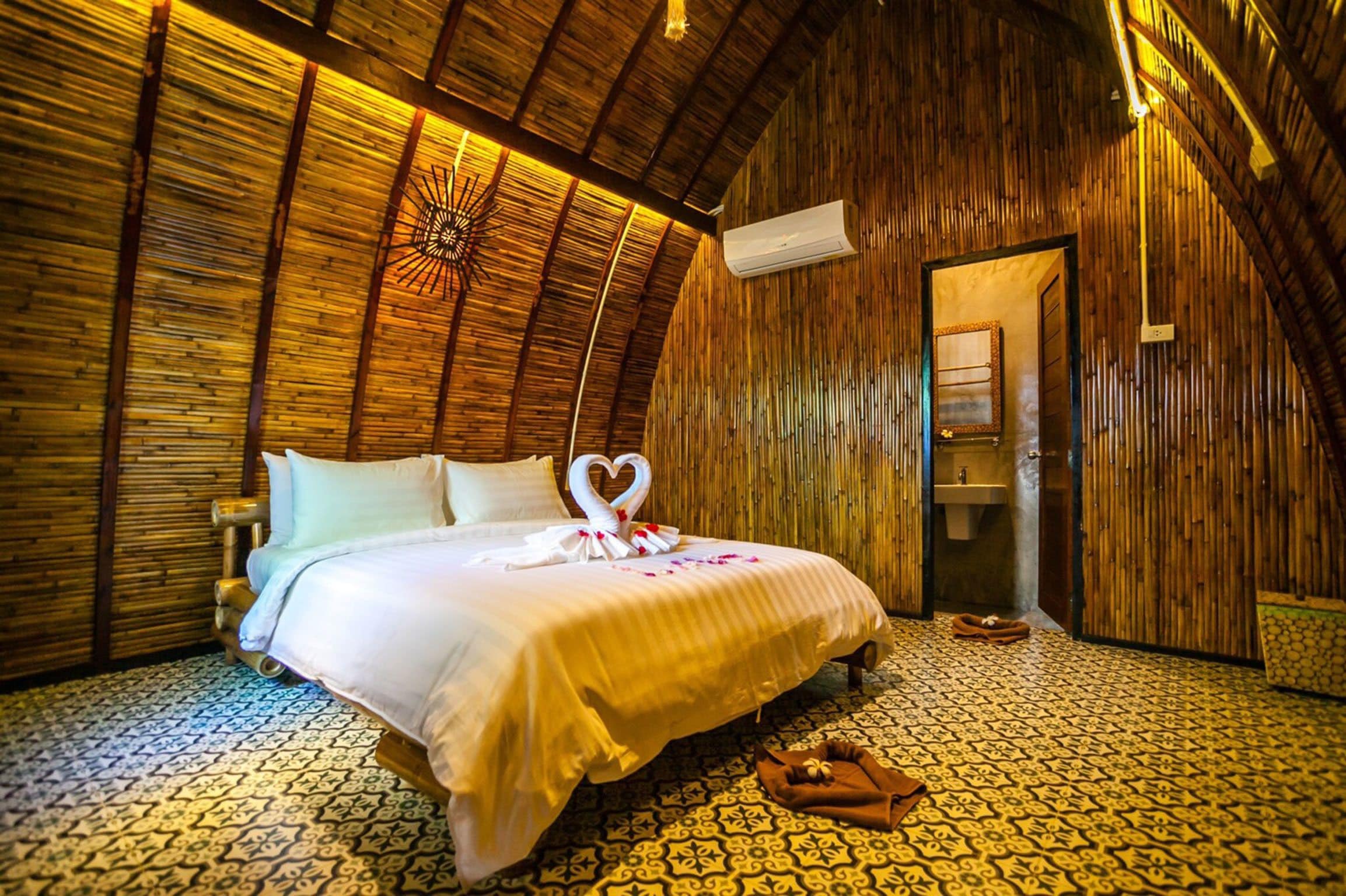 1 bedroom, egyptian cotton sheets, premium bedding, select comfort beds