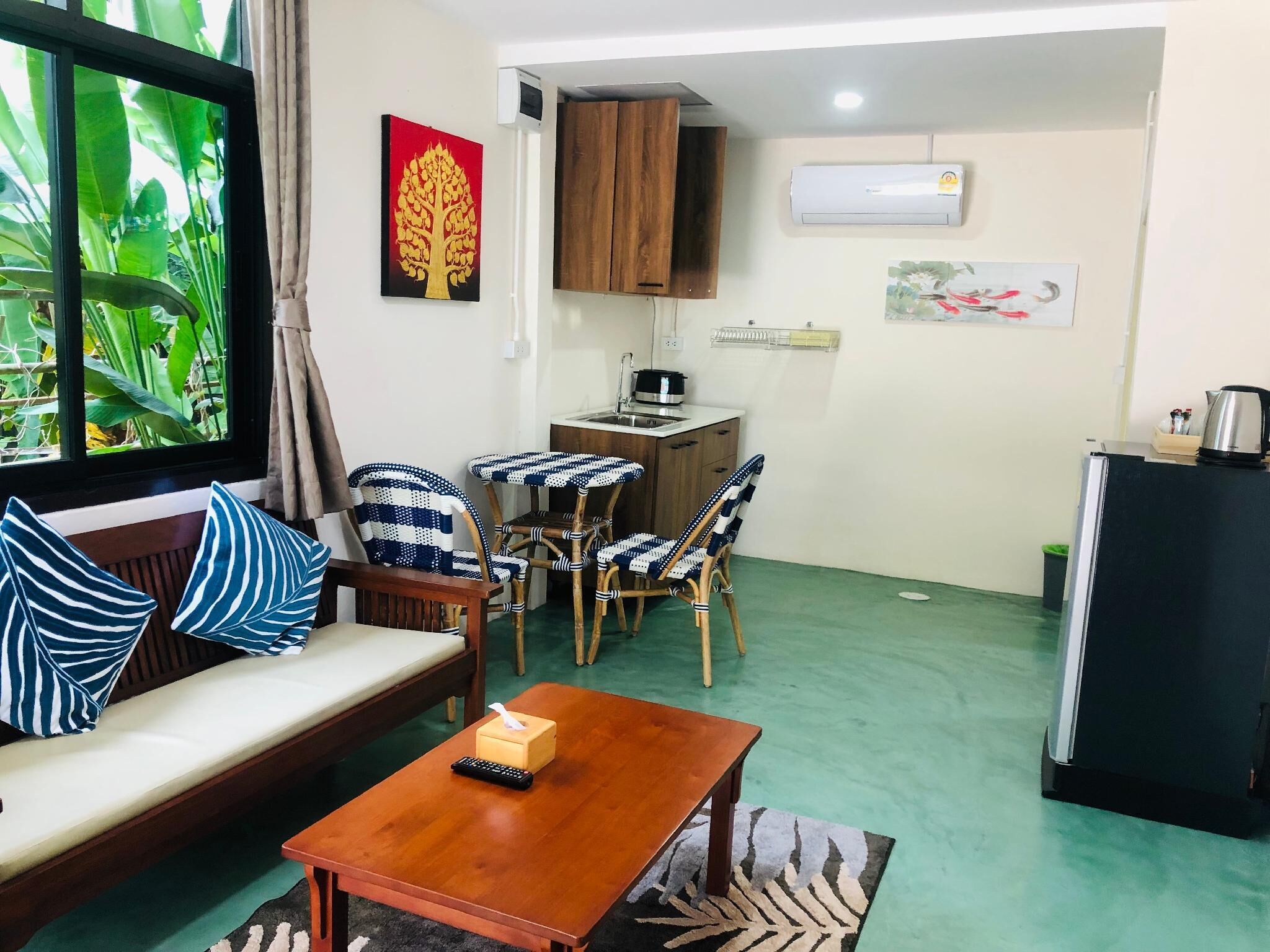 deluxe 1 bedroom with living room | 1 bedroom, egyptian cotton sheets, premium bedding, select comfort beds