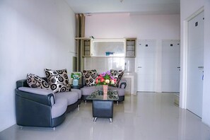 Living area - Surabaya Homey near Airport (Sidoarjo)