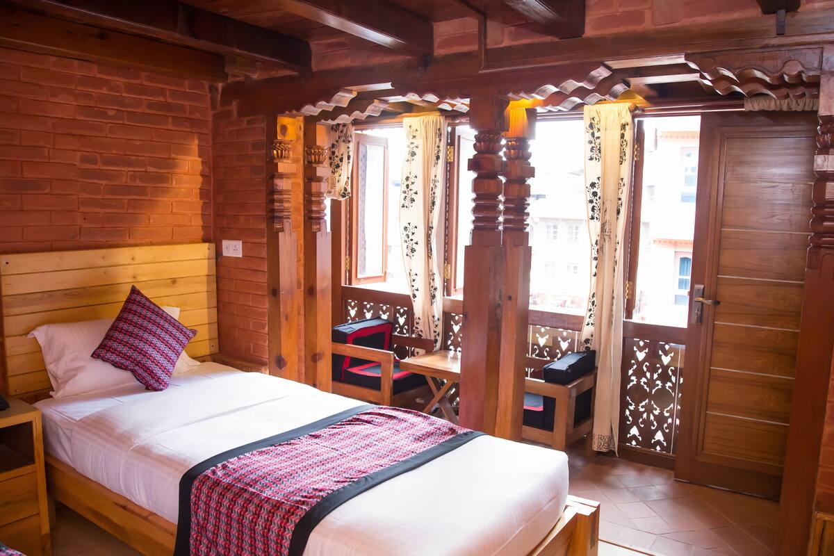 Chambre Triple Standard (AC)
