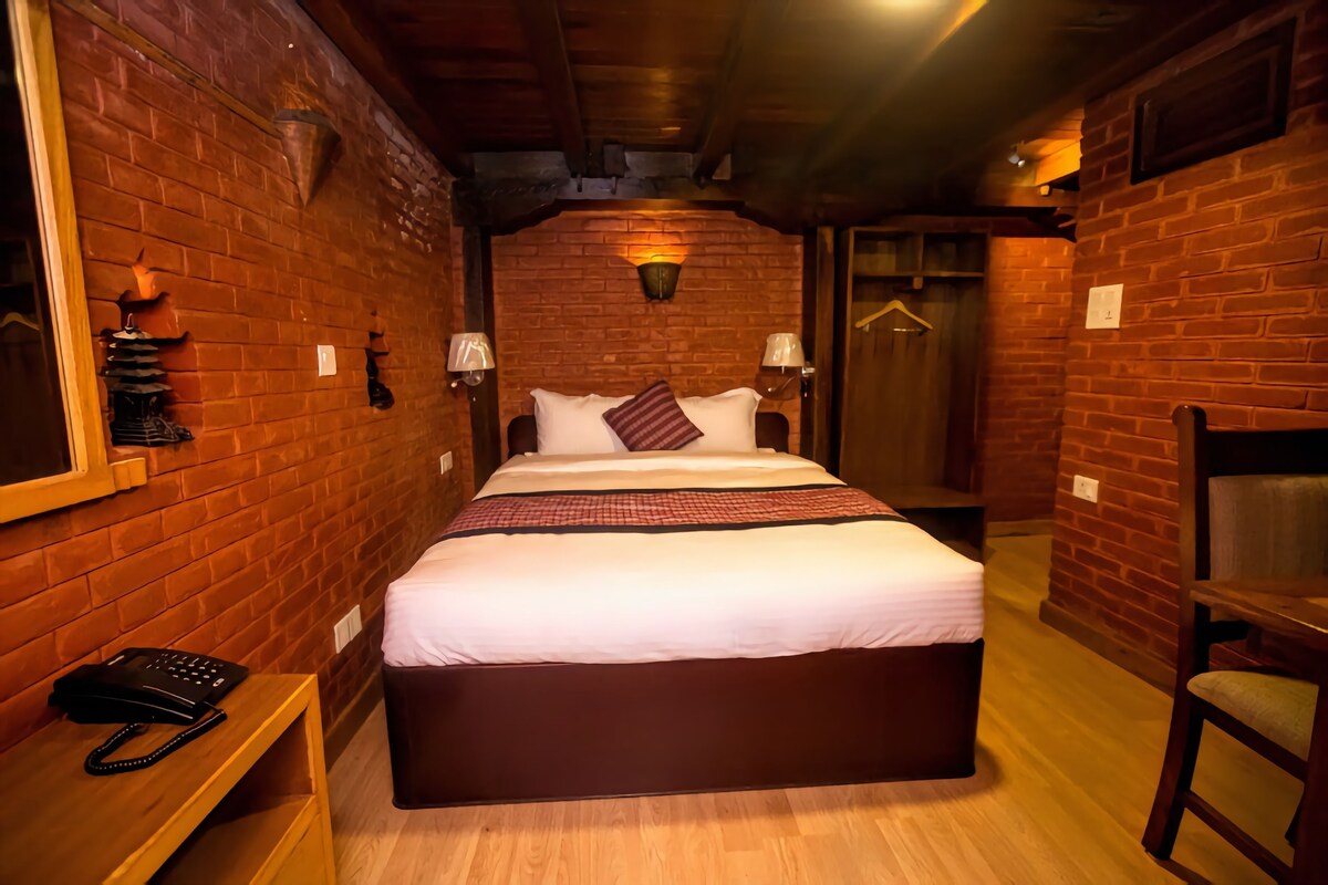Double Room, 1 King Bed (Non AC)