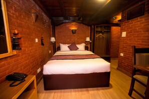 Chambre Double, 1 très grand lit (Non AC)