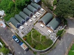 Artículos del minibar gratis, escritorio, wifi gratis y ropa de cama