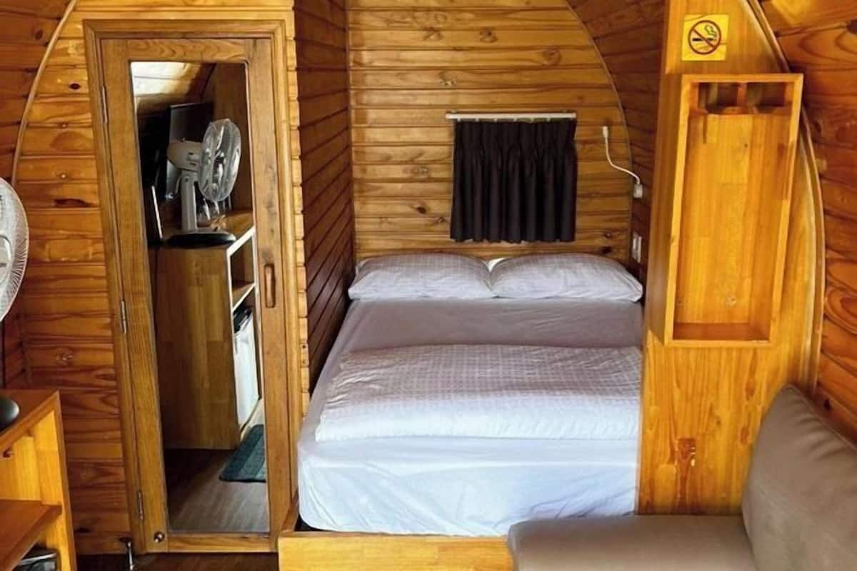 Minibar (con alcuni snack e alcune bevande gratis), una scrivania