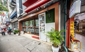 Exterior - Hotel Zara (Yangon)