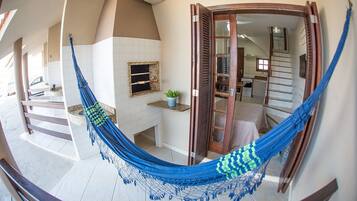 Apartamento superior, vista para o mar | Sacada