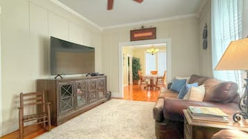 Smart TV, DVD player