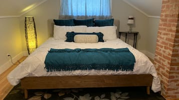 3 slaapkamers, een strijkplank/strijkijzer, gratis wifi, beddengoed