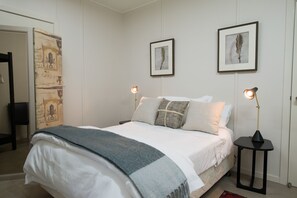 2 Schlafzimmer, Schreibtisch, Bügeleisen/Bügelbrett, kostenloses WLAN