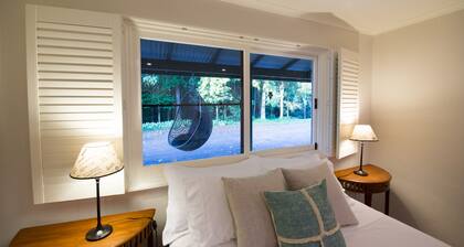 Rural paradise with rainforest views