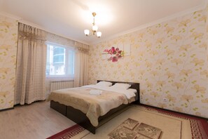 2 habitaciones, tabla de planchar con plancha, wifi y ropa de cama 