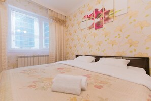 2 bedrooms, iron/ironing board, WiFi, bed sheets