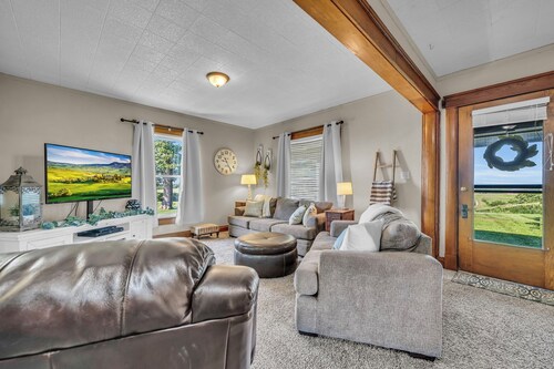 Peaceful & Charming Farmhouse Perfect for Soccer World Cup Guest and Groups