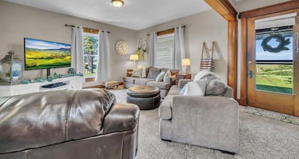 Peaceful & Charming Farmhouse Perfect for Soccer World Cup Guest and Groups