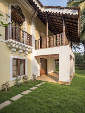 Exterior - The Postcard Cuelim (Consua)