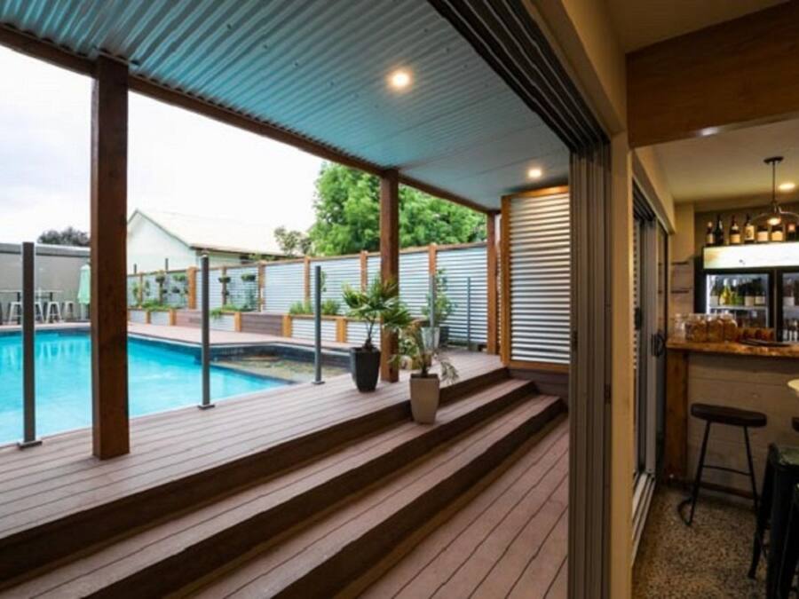 Pool views, serves lunch and dinner