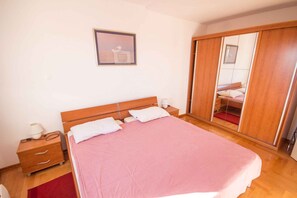 2 bedrooms, internet