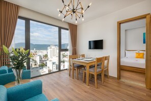 Family Apartment, 2 Bedrooms, Non Smoking, City View | Cadar kapas Mesir, peralatan tempat tidur premium, katil Select Comfort 