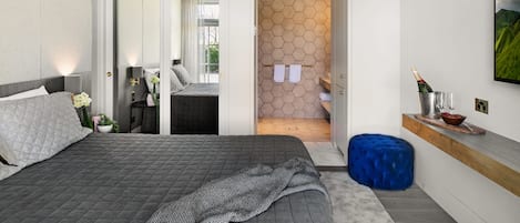 Garden Room | Premium bedding, individually decorated, individually furnished, desk