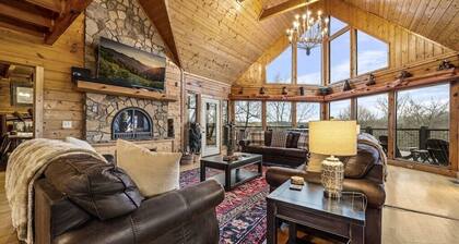 Luxury 7BR Cabin w/ Hot Tub! Media +Game Rooms
