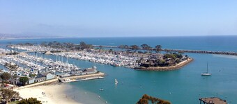 Panoramic Ocean Views-Modern Dana Point Home-Minutes to Best California Beaches