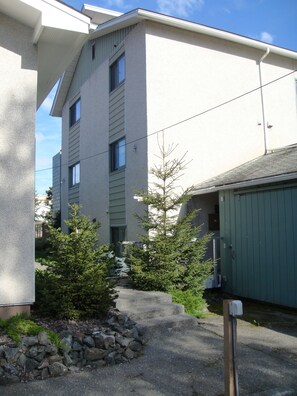 Exterior - Top Downtown Anchorage 1 Bed / 1 Bath Apartment (Anchorage)