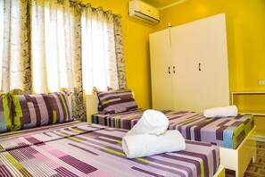 Family Room, Non Smoking (Taytay) | Air conditioning