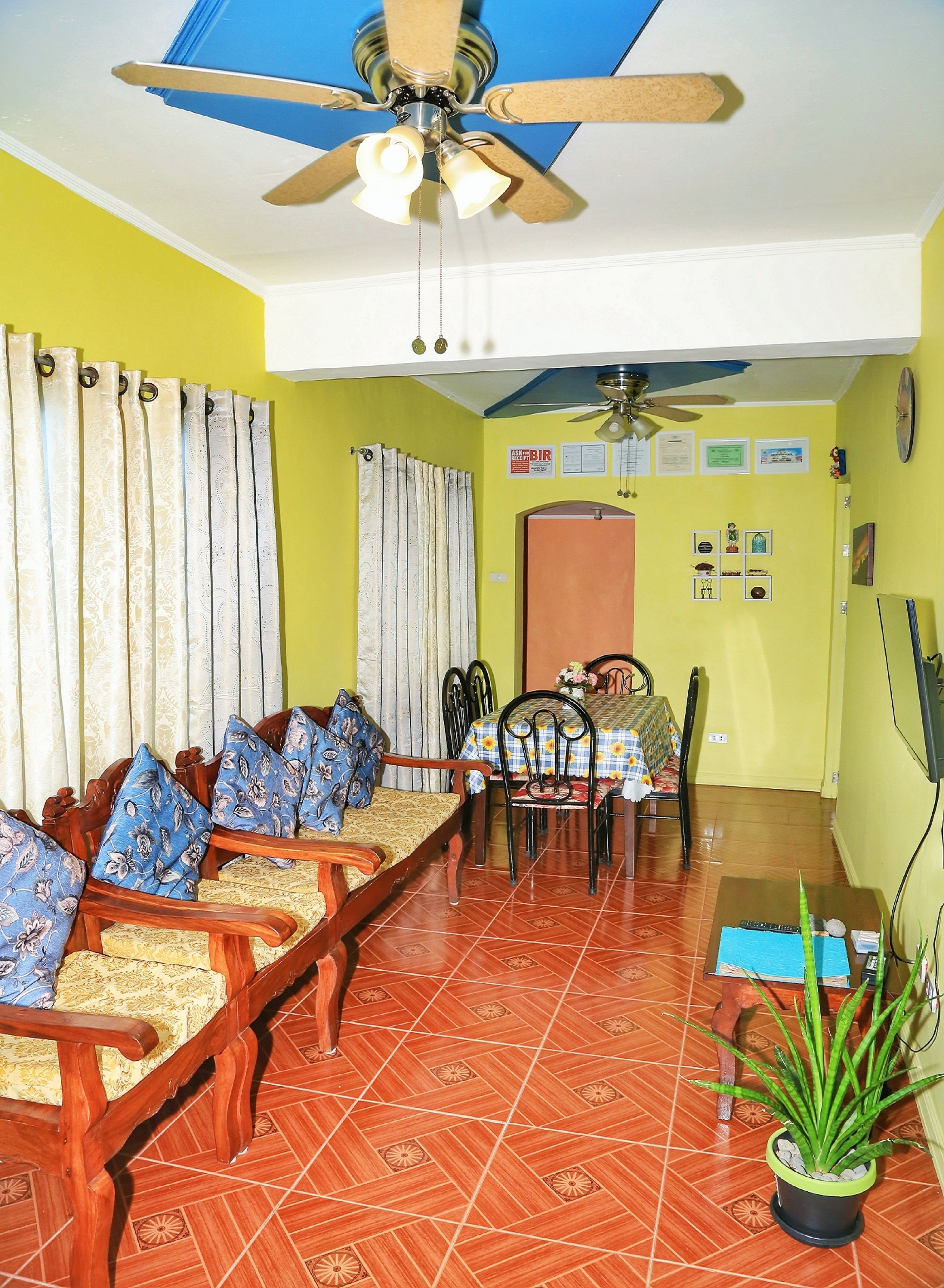 Triple Room, Non Smoking | Television