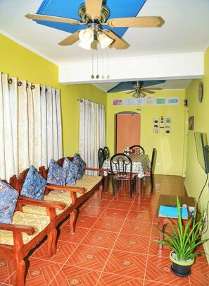 Triple Room, Non Smoking | Television