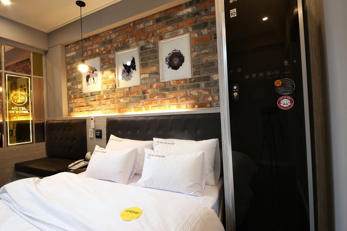 premier double room | 1 bedroom, individually decorated, individually furnished, free wifi