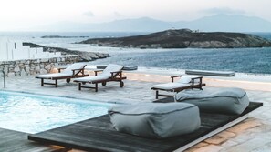 Sun deck