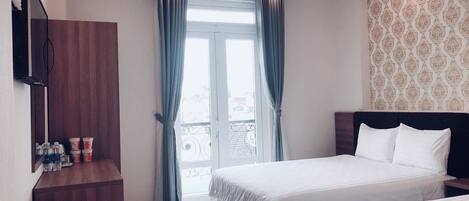 Deluxe Twin Room, 2 Queen Beds | Minibar, desk, blackout drapes, soundproofing