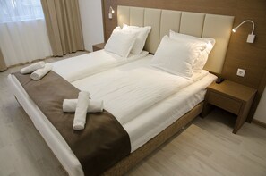 Apartment 27, Balcony | Iron/ironing board, free WiFi, bed sheets