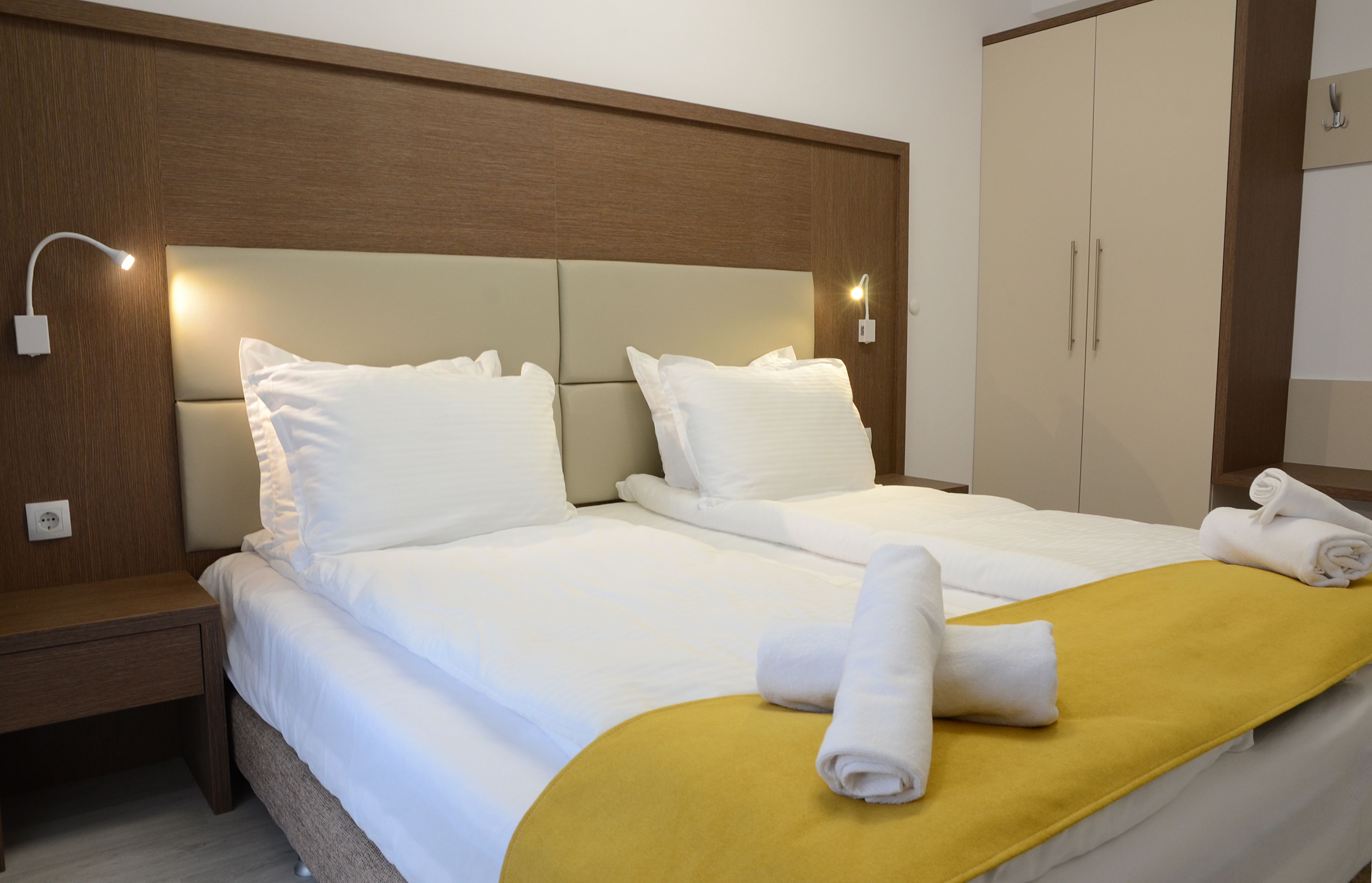 مكواة/لوح كي وواي فاي مجانًا وملاءات أسرّة