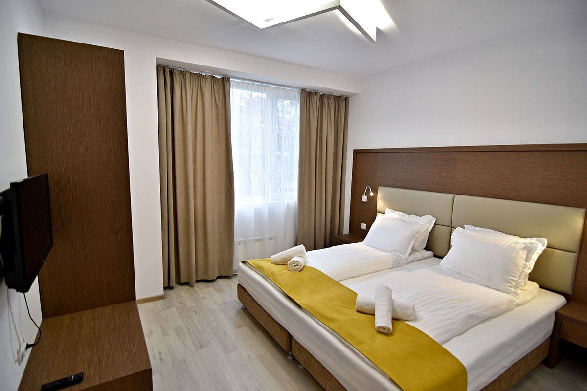 Apartment 44, Balcony