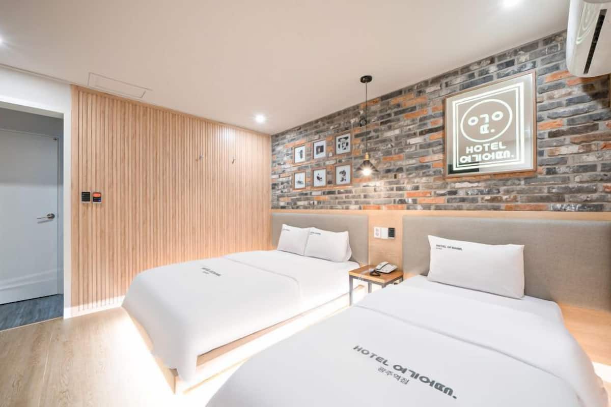 business suite | individually decorated, individually furnished, blackout curtains