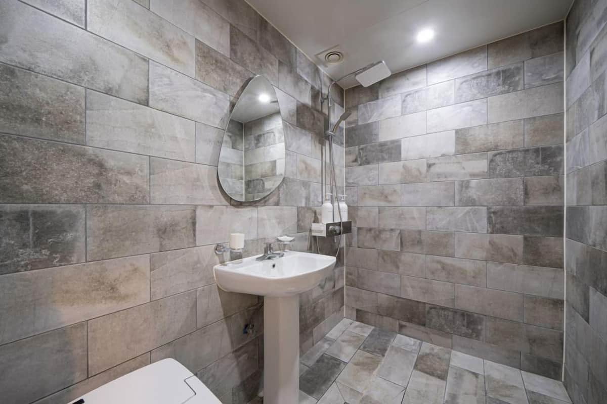 business suite | bathroom | free toiletries, hair dryer, slippers, bidet