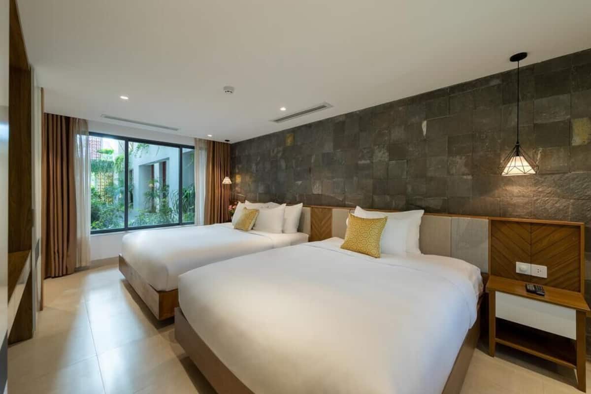 Minibar, in-room safe, desk, blackout curtains