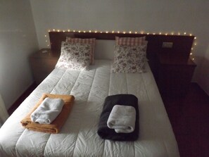 Habitación estándar | Escritorio, wifi gratis, ropa de cama