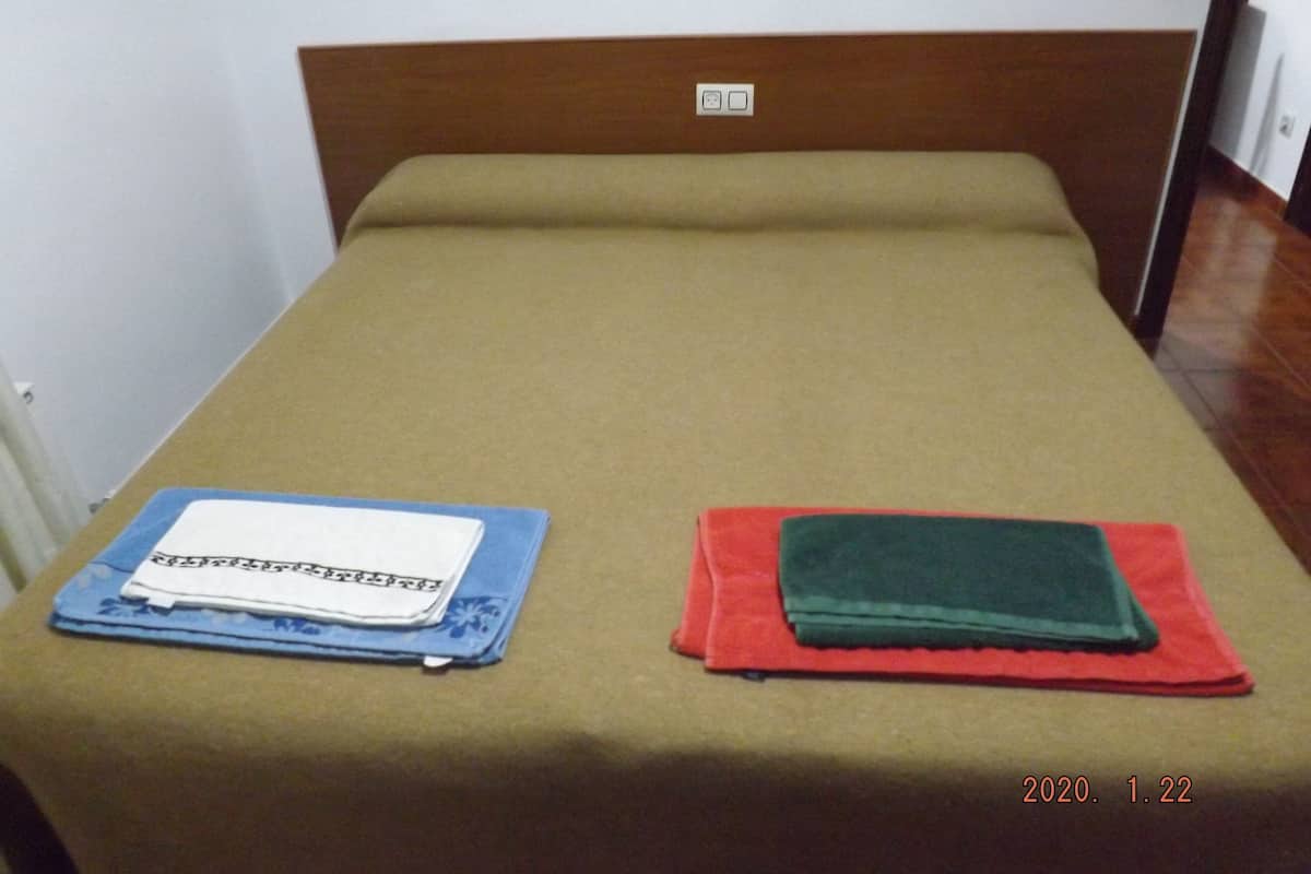 Familiekamer | 1 slaapkamer, een bureau, gratis wifi, beddengoed