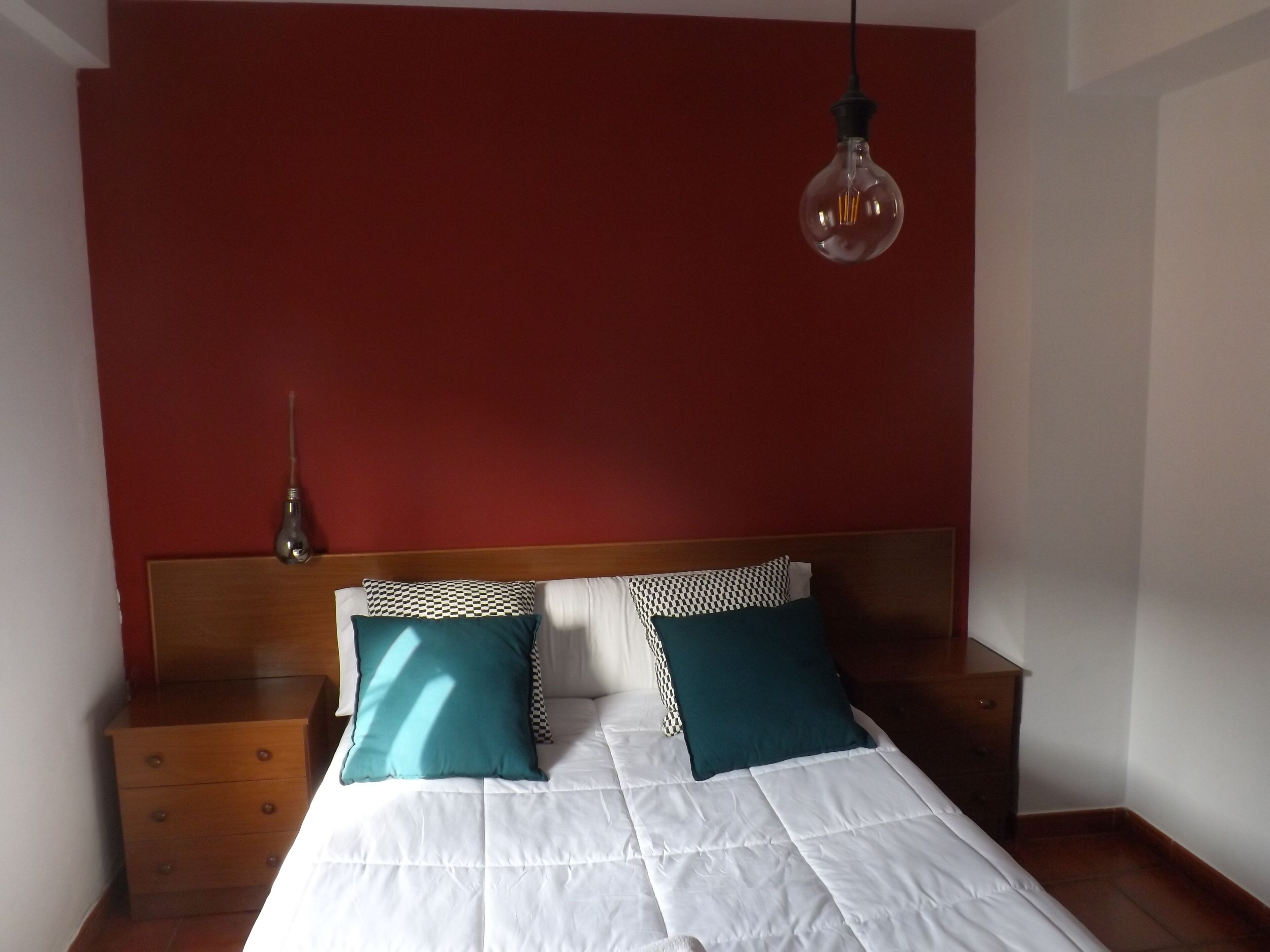 Kahden hengen huone | Työpöytä, ilmainen Wi-Fi, vuodevaatteet