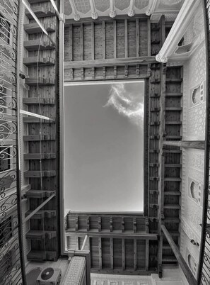 Fassade der Unterkunft – Abend/Nacht