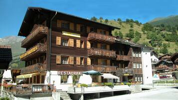 Enjoy dining with a mountain view at this charming restaurant.