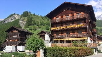 Esterni